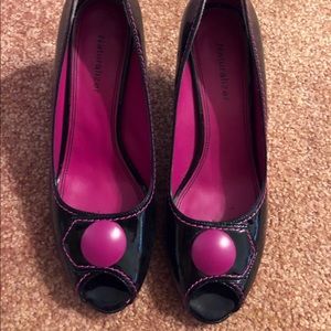 Naturalizer 7M Black and Hot Pink Peep Toe Heels